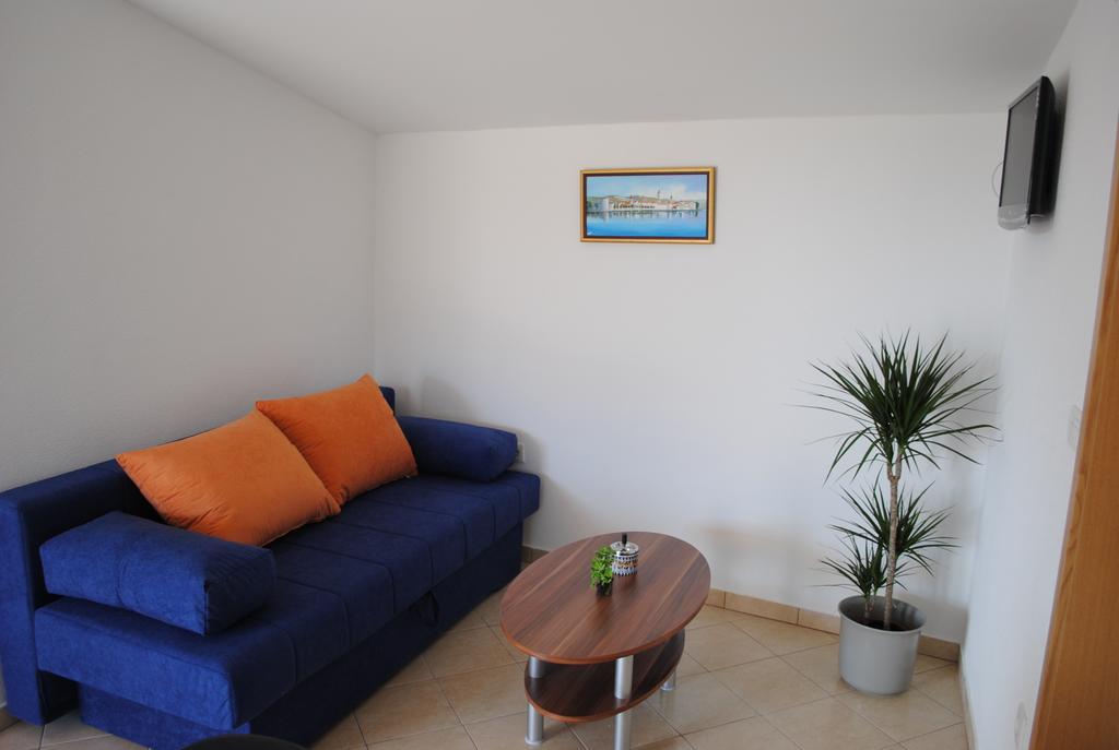 Apartments Kairos - Bili 9 Kastela Oda fotoğraf