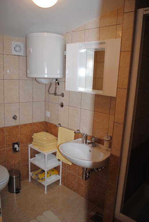 Apartments Kairos - Bili 9 Kastela Oda fotoğraf