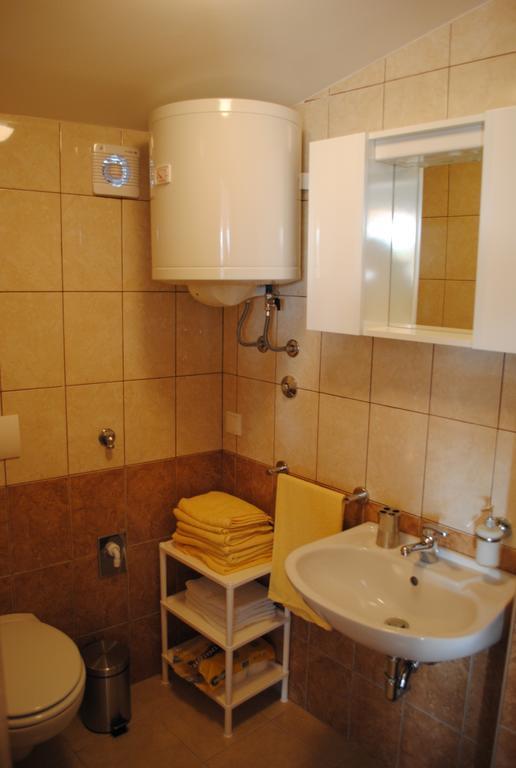 Apartments Kairos - Bili 9 Kastela Oda fotoğraf